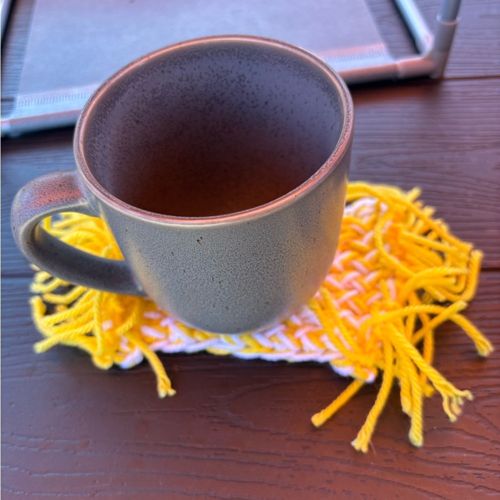 NWOT Yellow and White Knit Mug Rug Coaster - Picture 2 of 2